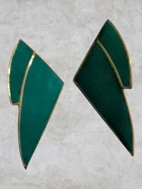 Vintage 1980 Teal and Gold Tone Enamel Earrings. Pierced post earrings. Art Deco